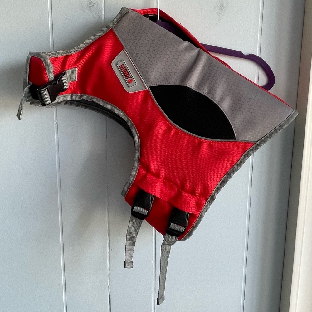 Kong water vest